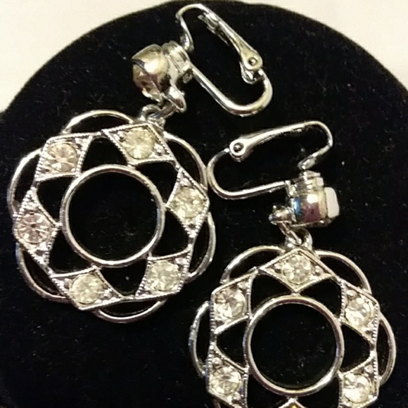 Vintage Sarah Coventry Swan Necklace and Earrings - Picture 3 of 6